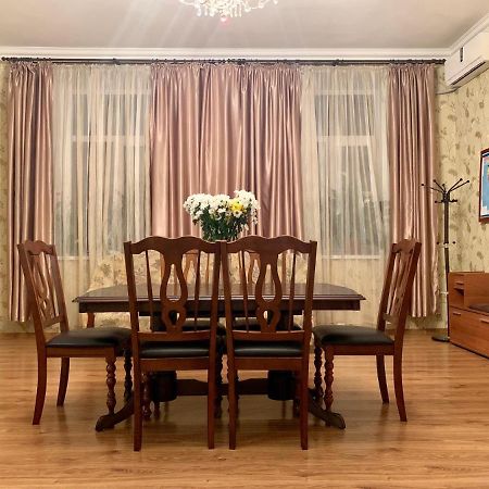 Apartment On Zhukovskogo Odessa Esterno foto