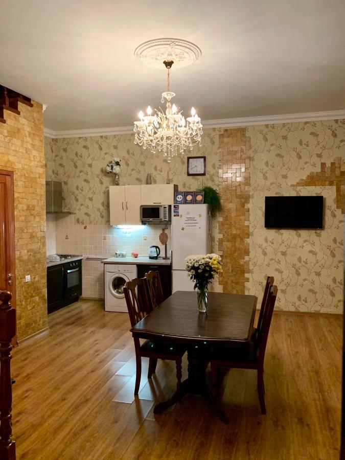Apartment On Zhukovskogo Odessa Esterno foto