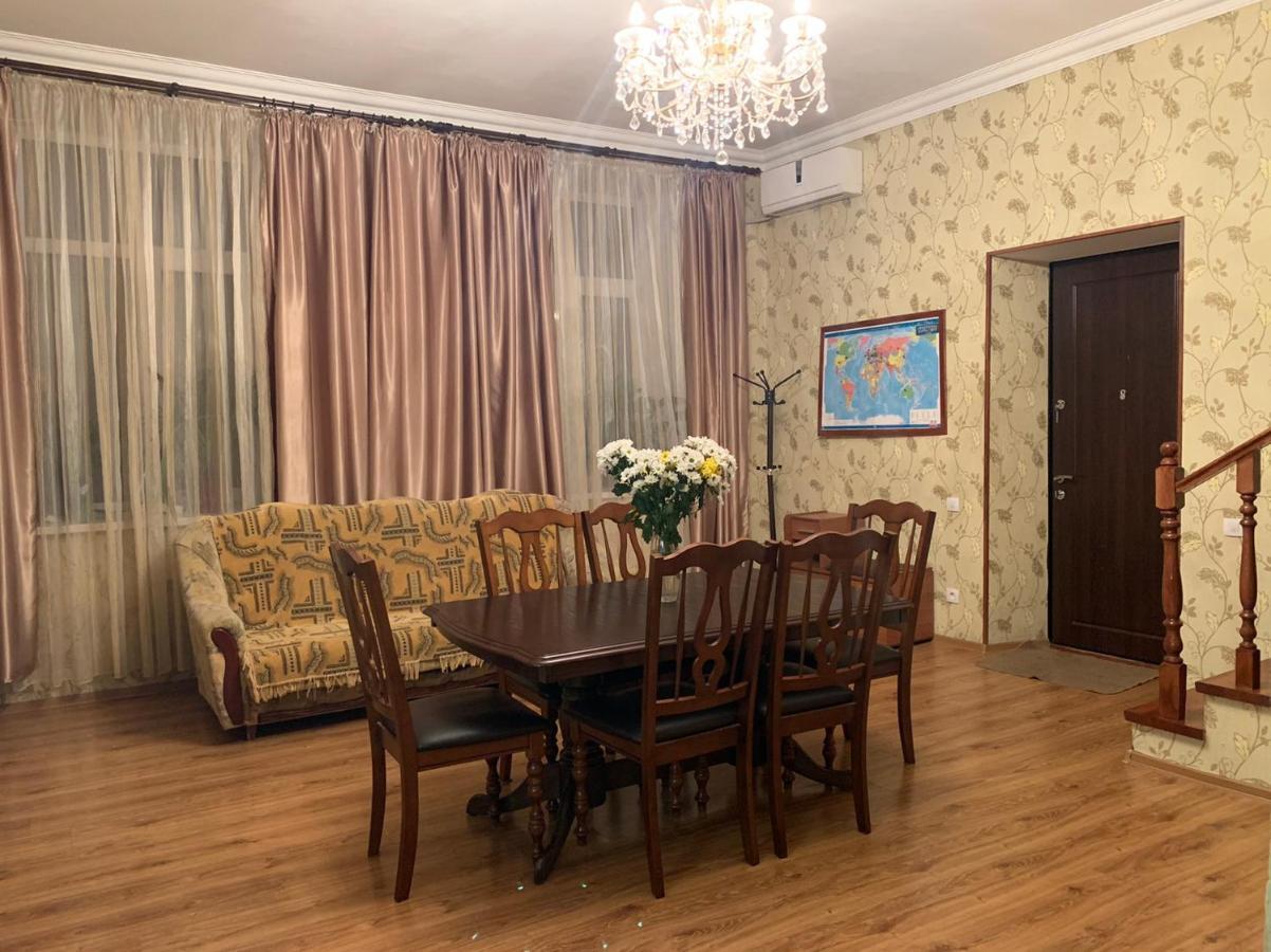 Apartment On Zhukovskogo Odessa Esterno foto