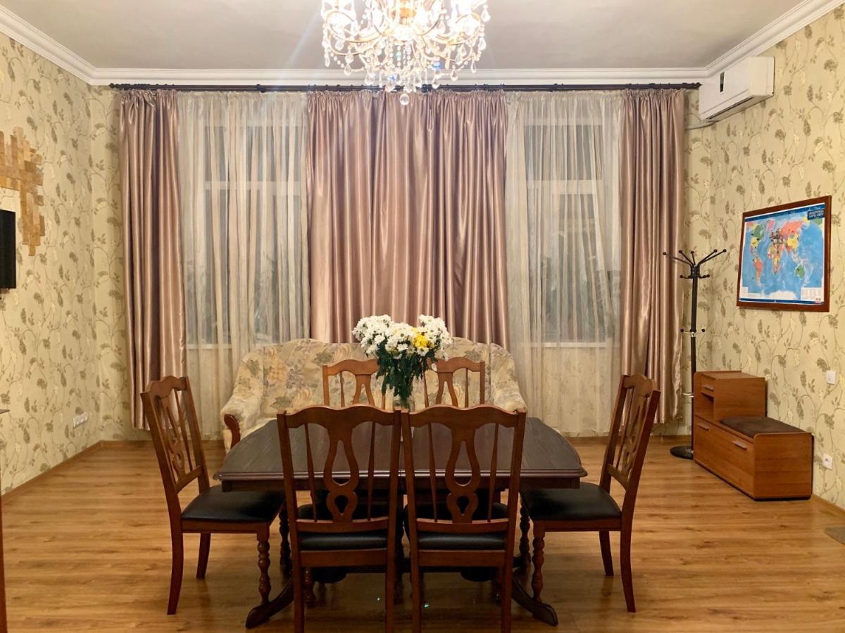 Apartment On Zhukovskogo Odessa Esterno foto